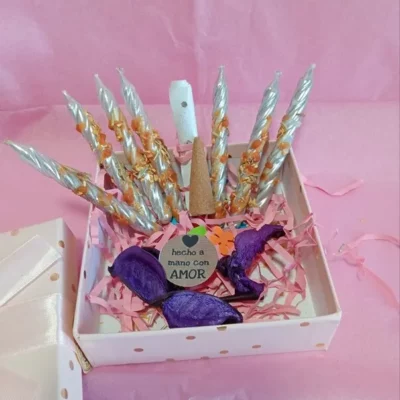 Pack Semanario Armonía, 7 velas ungidas y ritualizadas con oración y cono de incienso.