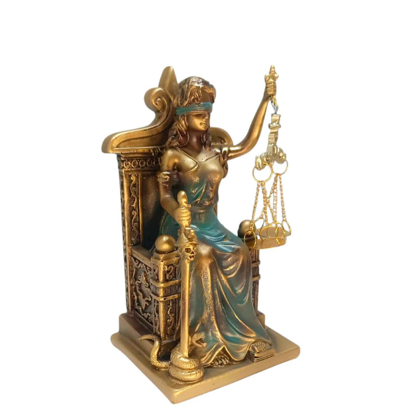 Figura En Resina Diosa De La Justicia Sentada 19 Cms Aprox Bronce/Verde