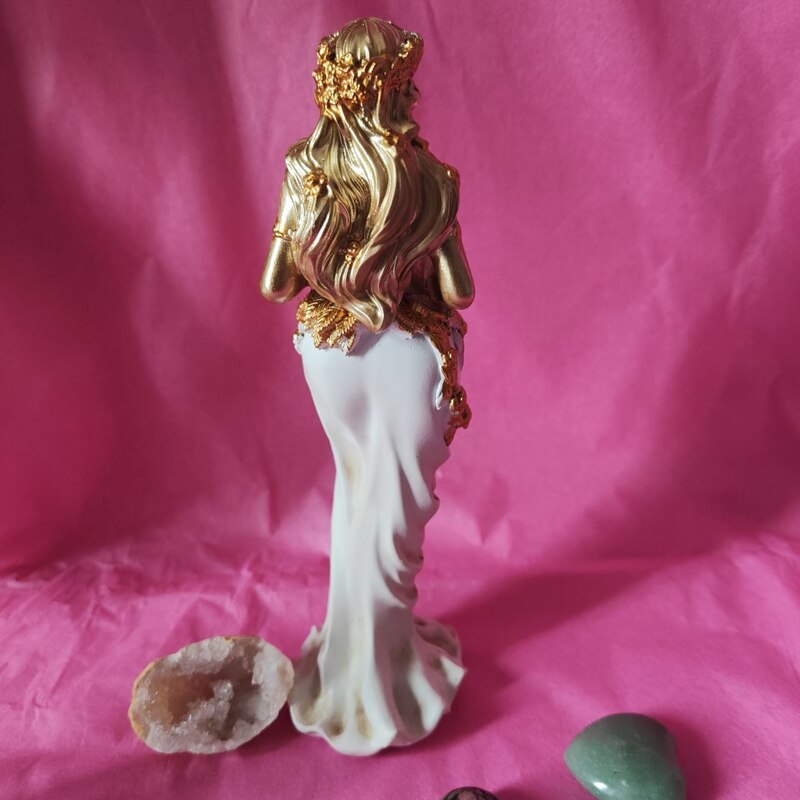 FIGURA MADRE TIERRA. ( GRIEGO: DIOSA GAIA) ALTO: 18 CM ANCHO: 6 CM