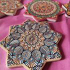 PLACA DE CERÁMICA MANDALA ESTRELLADO. VARIOS MODELOS. VACIA BOLSILLOS.
