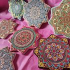 PLACA DE CERÁMICA MANDALA ESTRELLADO. VARIOS MODELOS. VACIA BOLSILLOS.