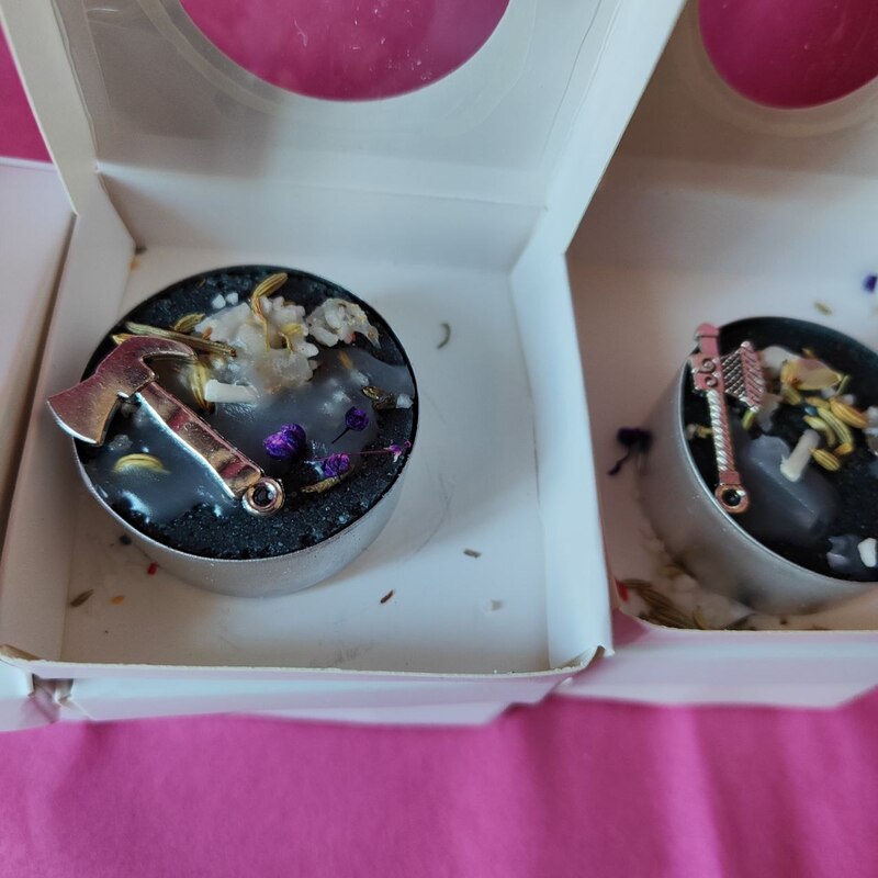 VELITA ESPECIAL DE Té ARRASA CON TODO. UNGIDA Y RITUALIZADA. Derriba barreras, expulsa influencias negativas y arrasa con obstáculos o hechizos.