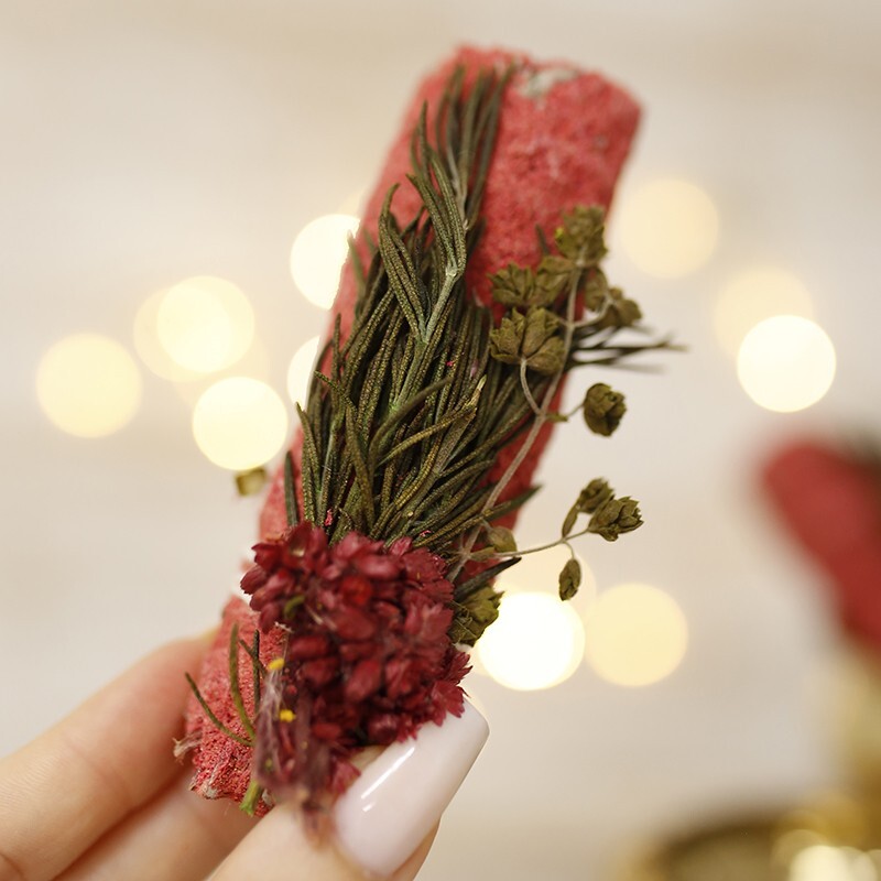 RITUAL SAHUMERIO ATADITO Salvia blanca, rebozado SANGRE DE DRAGÓN, romero, gordolobo y orégano 10 cm atado purificante RITUAL SAHUMERIO ATADITO Salvia blanca, rebozado SANGRE DE DRAGÓN, romero, gordolobo y orégano 10 cm atado purificante