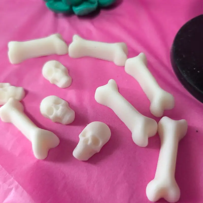 Cera Perfumada HUESO SANTO EDICIÓN ESPECIAL. Wax melts. Pedacitos de cielo. Aroma bits. 1 HUESITO O DOS CALAVERAS