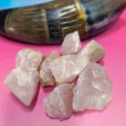 Cuarzo rosa en bruto.Calidad Superior. Masivo