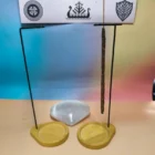 QUEMADOR DE INCIENSO VERTICAL DE MADERO Y METAL. 26X8 CM. CON PAQUETE DE INCIESO DE PALO SANTO Y SALVIA BLANCA HERBAL