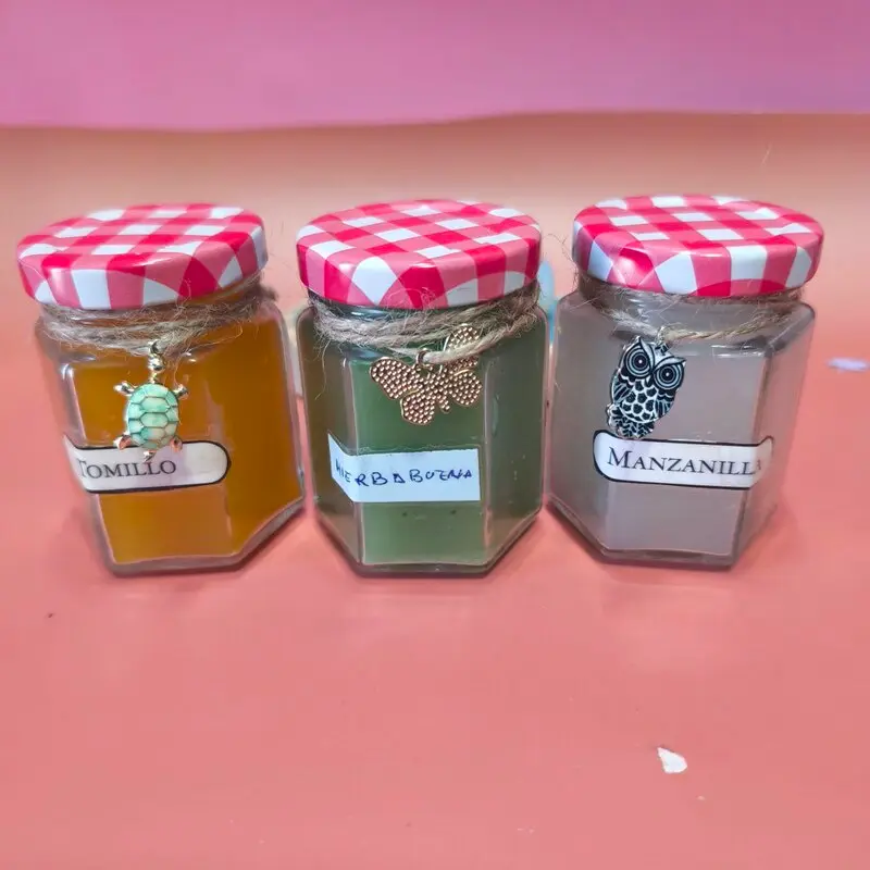 VELAS AROMATERÁPIA CON ACEITES ESENCIALES. DE TOMILLO, HIERBABUENA O MANZANILLA