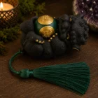 Figura de León Mítico Chino de piedra natural con bola giratoria negra