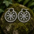 Pendientes Vegvísir de acero inoxidable con diseño calado