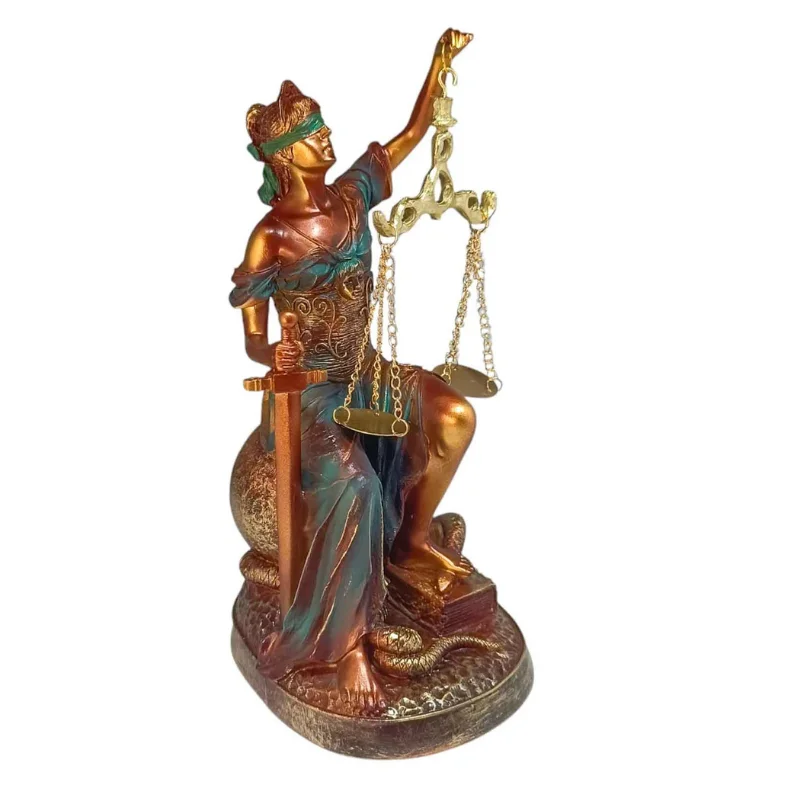 Figura En Resina Diosa De La Justicia Sentada 27 Cms Apox Color Cobre/Verde