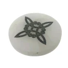 Plato Selenita Grabado Nudo De Bruja 10 Cms Aprox