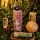 Velón El Misterio del Duende de la Libélula para rituales de transformación y magia del bosque