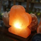 LÁMPARA SAL DEL HIMALAYA CORAZÓN GIGANTE. 3.5 - 4 Kg