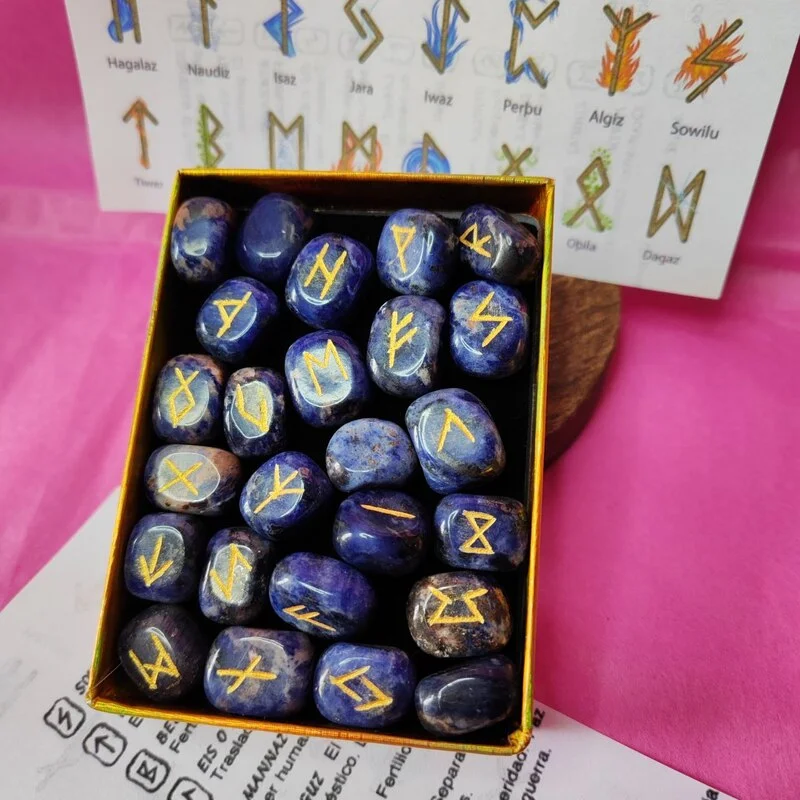 JUEGO DE 24 RUNAS VIKINGAS EN PIEDRA NATURAL DE SODALITA